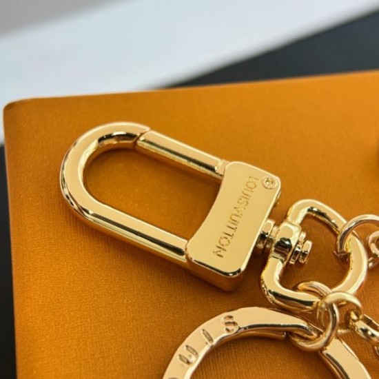 2025SS Keychain LOUIS VUITTON Louis Vuitton Eye-catching trendy design that stands out in the summer