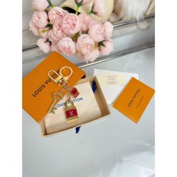 2025SS Keychain LOUIS VUITTON Louis Vuitton is a hot topic! A series of new works that will make you crazy
