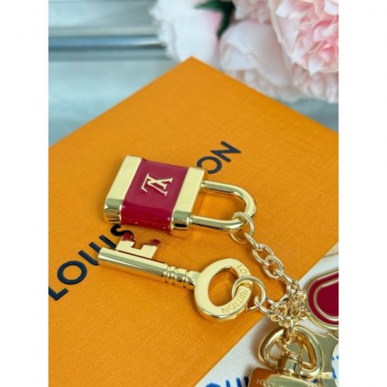2025SS Keychain LOUIS VUITTON Louis Vuitton is a hot topic! A series of new works that will make you crazy 2025SS Keychain LOUIS VUITTON Louis Vuitton is a hot topic! A series of new works that will make you crazy