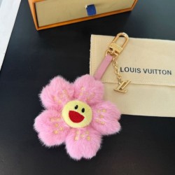 2025SS Keychain LOUIS VUITTON Louis Vuitton Luxury accessories that are attracting attention from celebrities and celebrities
