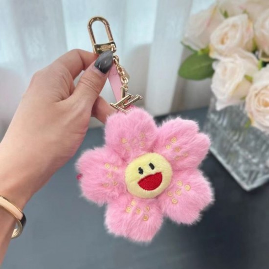 2025SS Keychain LOUIS VUITTON Louis Vuitton Luxury accessories that are attracting attention from celebrities and celebrities 2025SS Keychain LOUIS VUITTON Louis Vuitton Luxury accessories that are attracting attention from celebrities and celebrities