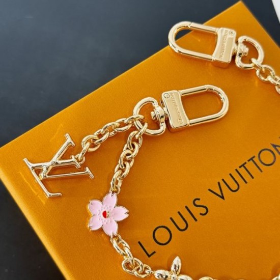 2025SS Keychain LOUIS VUITTON Louis Vuitton A classic keychain that can be used at the change of seasons 2025SS Keychain LOUIS VUITTON Louis Vuitton A classic keychain that can be used at the change of seasons