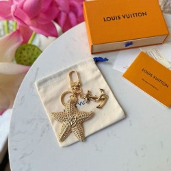 2025SS Keychain LOUIS VUITTON Louis Vuitton is sure to be a hit! Popular summer model