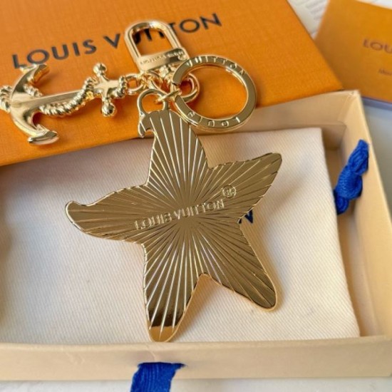 2025SS Keychain LOUIS VUITTON Louis Vuitton is sure to be a hit! Popular summer model 2025SS Keychain LOUIS VUITTON Louis Vuitton is sure to be a hit! Popular summer model