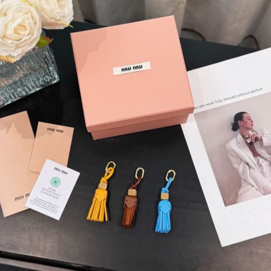 2025SS Keychain MIU MIU Miu Miu A trendy keychain that many users love