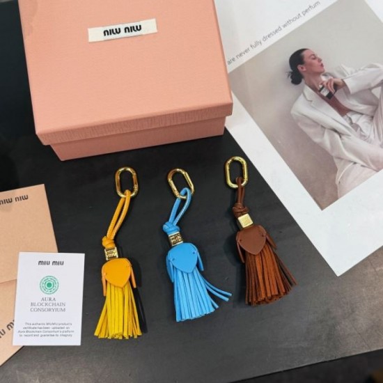 2025SS Keychain MIU MIU Miu Miu A feminine new product with a summery feel